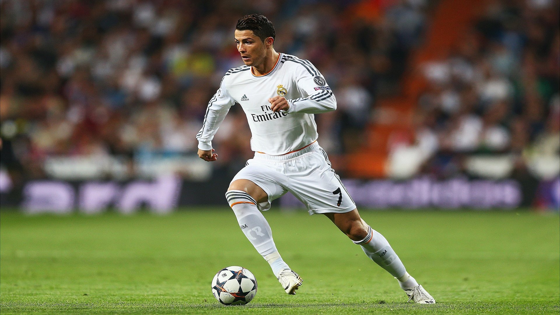 皇冠体育官方网站-王者归来！Scout震撼回归首秀，新规则下状态爆棚，巴黎圣日耳曼主场沸腾如火山！